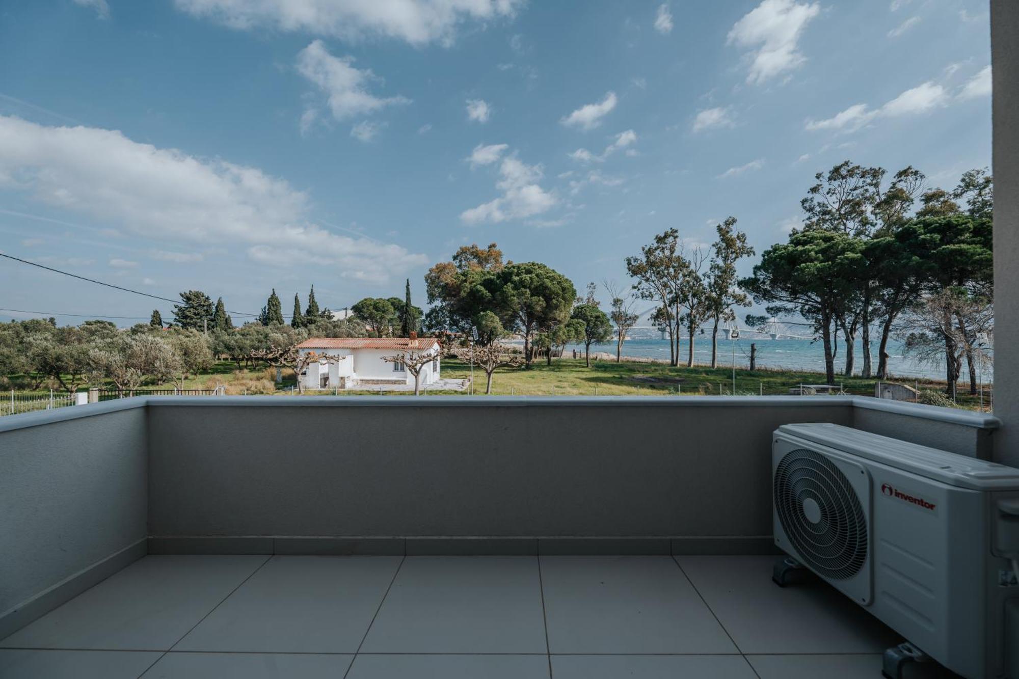 Ponte Suites Antirrio Exterior photo