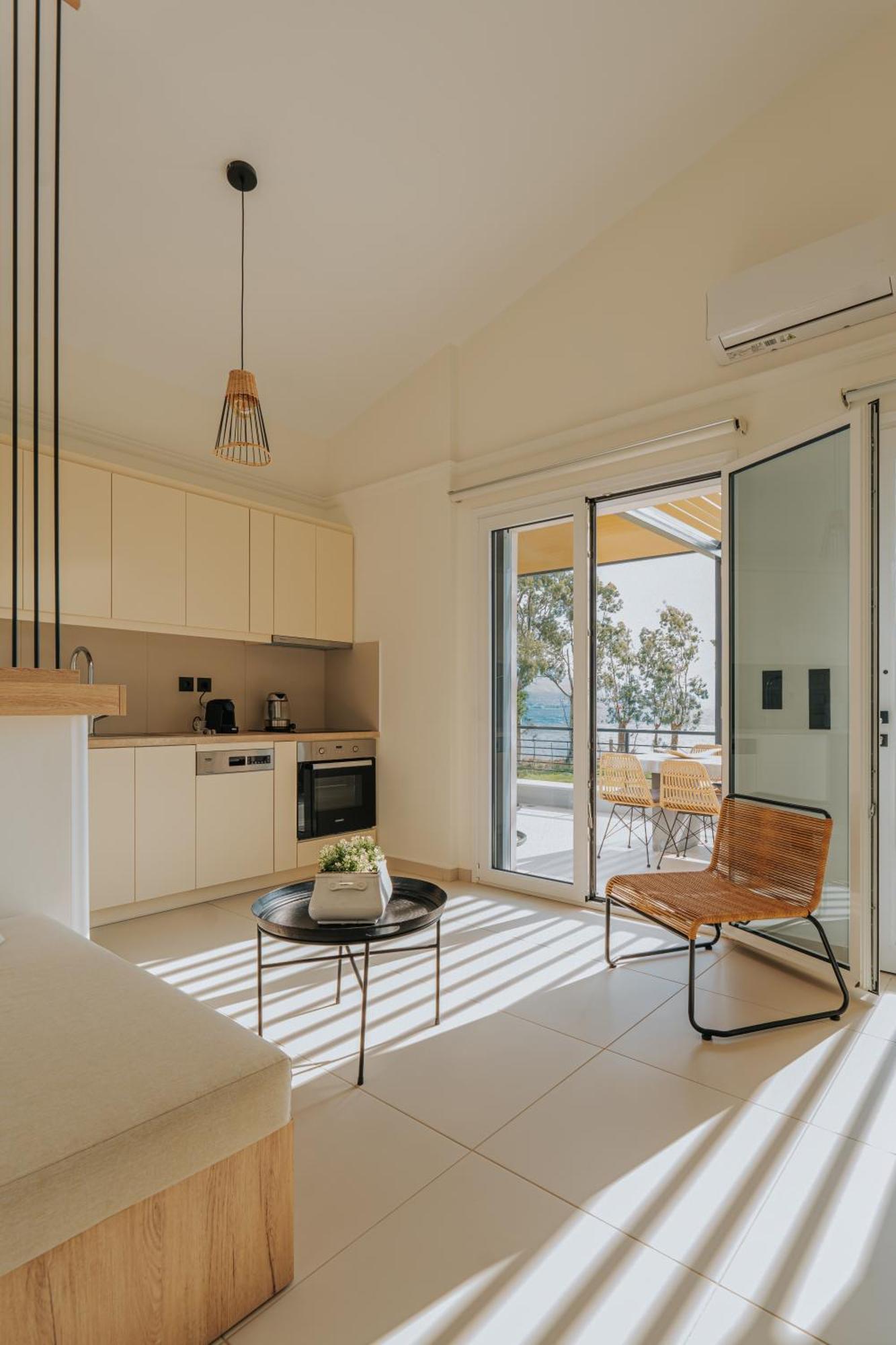Ponte Suites Antirrio Exterior photo